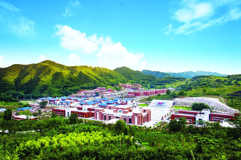 行走"共和国的摇篮"